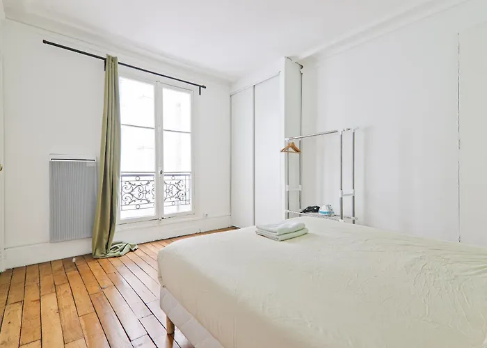 1 Bedroom Monge Ii Up To 4 Guests With Netflix